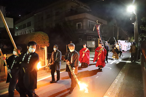 仮殿遷座祭